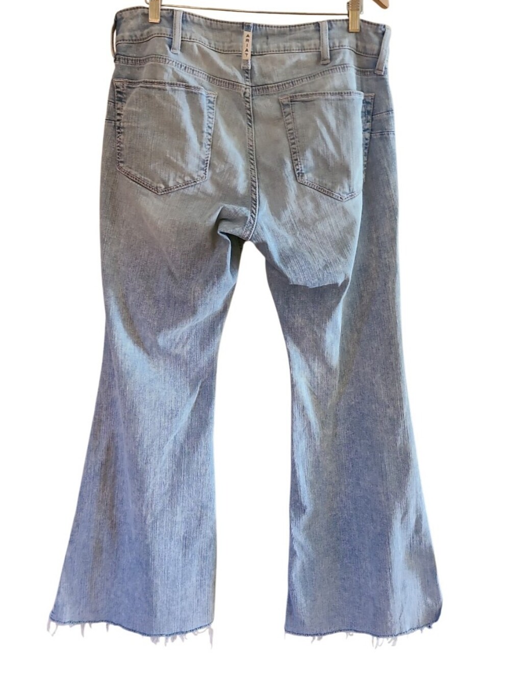 Ariat Perfect Rise Flare Jimena Jean In Snowland Light Wash Raw Hem - Picture 10 of 17